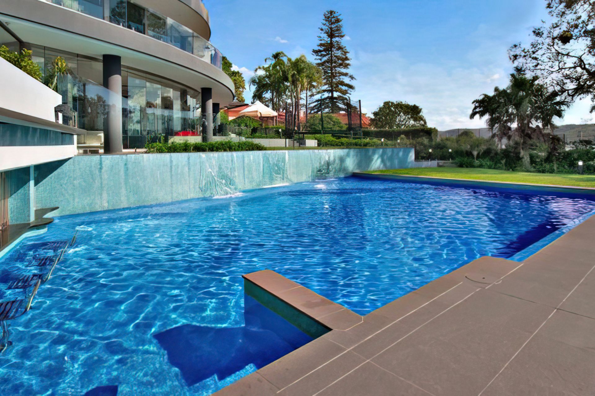 Hero Banner for Sydney Plunge Pools and Spas