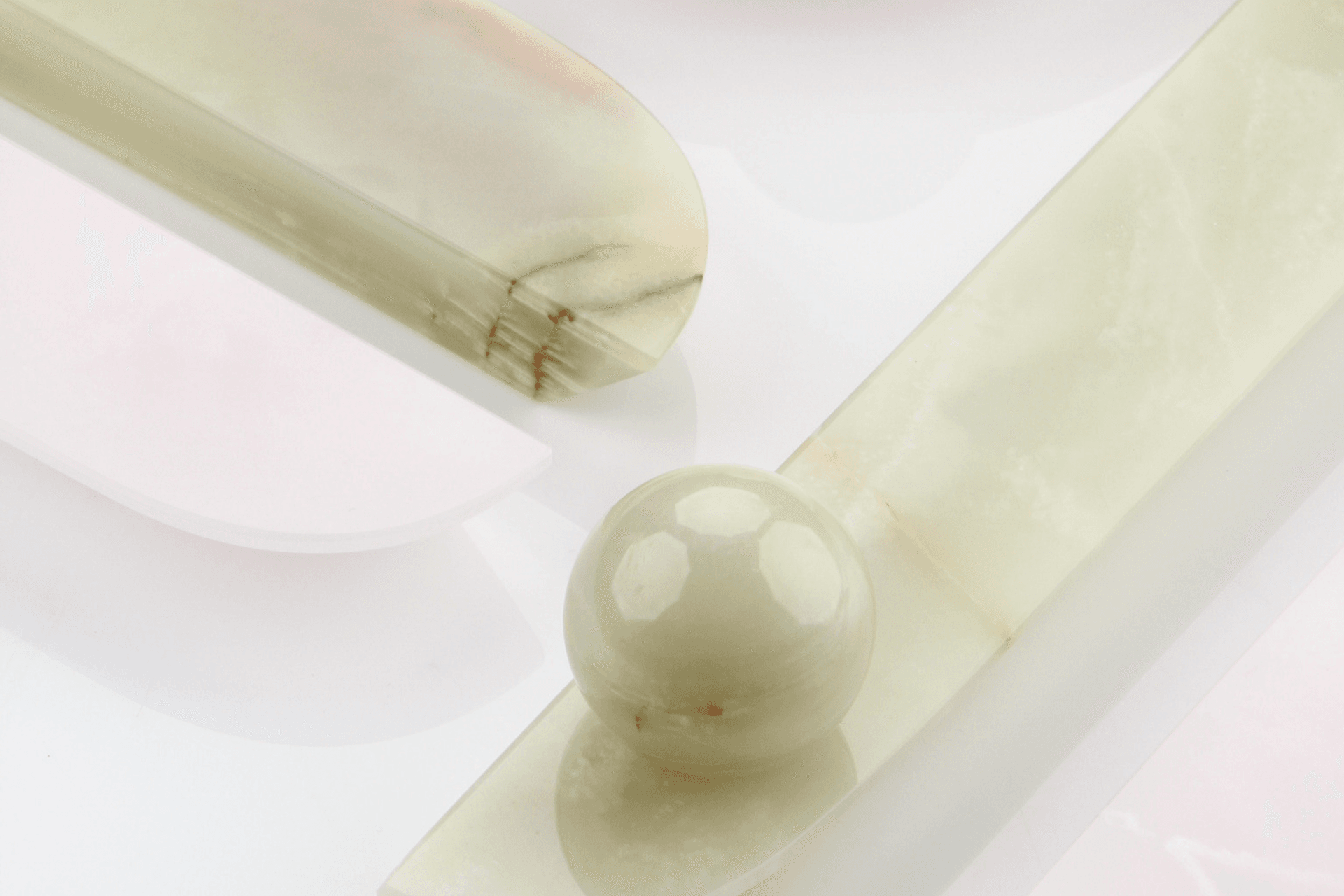 Supporting Image 1 for Touch Handles