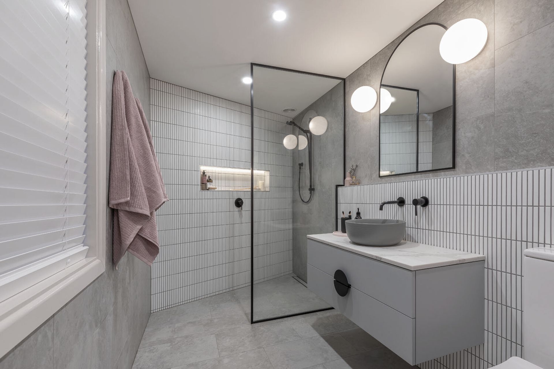 Supporting Image 7 for Image Glass