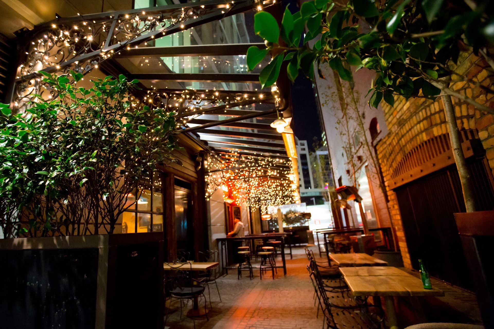 Supporting Image 2 for Universal Glazing Systems (UGS)