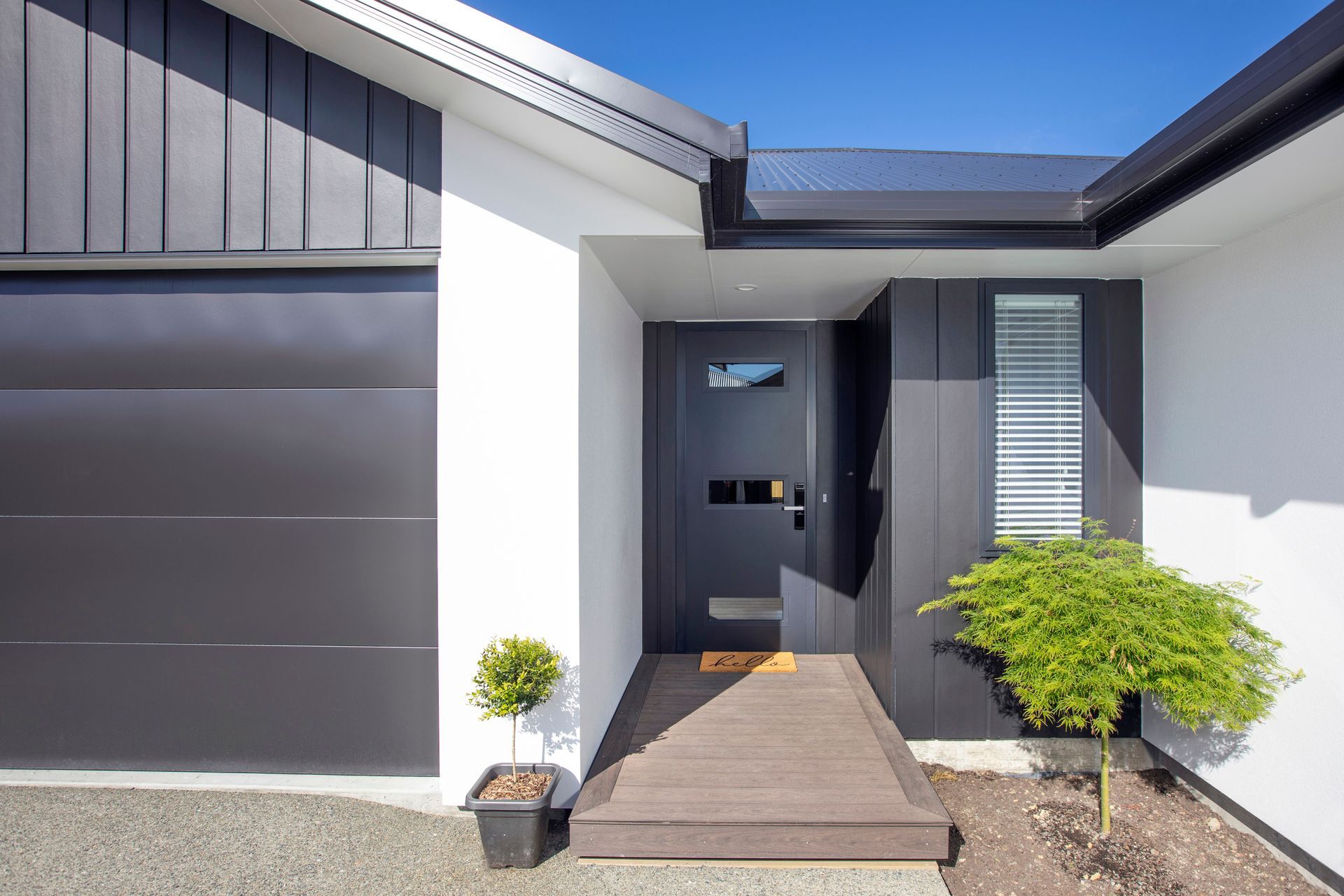 Supporting Image 4 for BiForm Solid Composite Decking