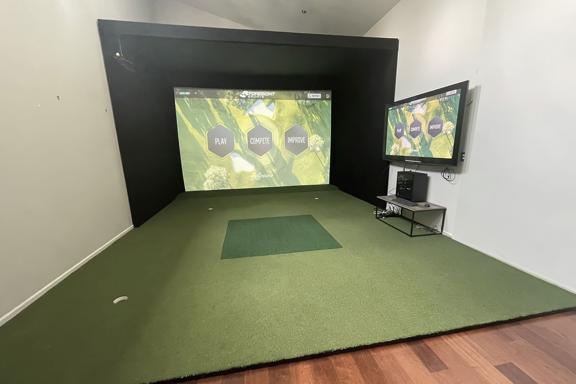 Supporting Image 1 for Premium Golf Simulators