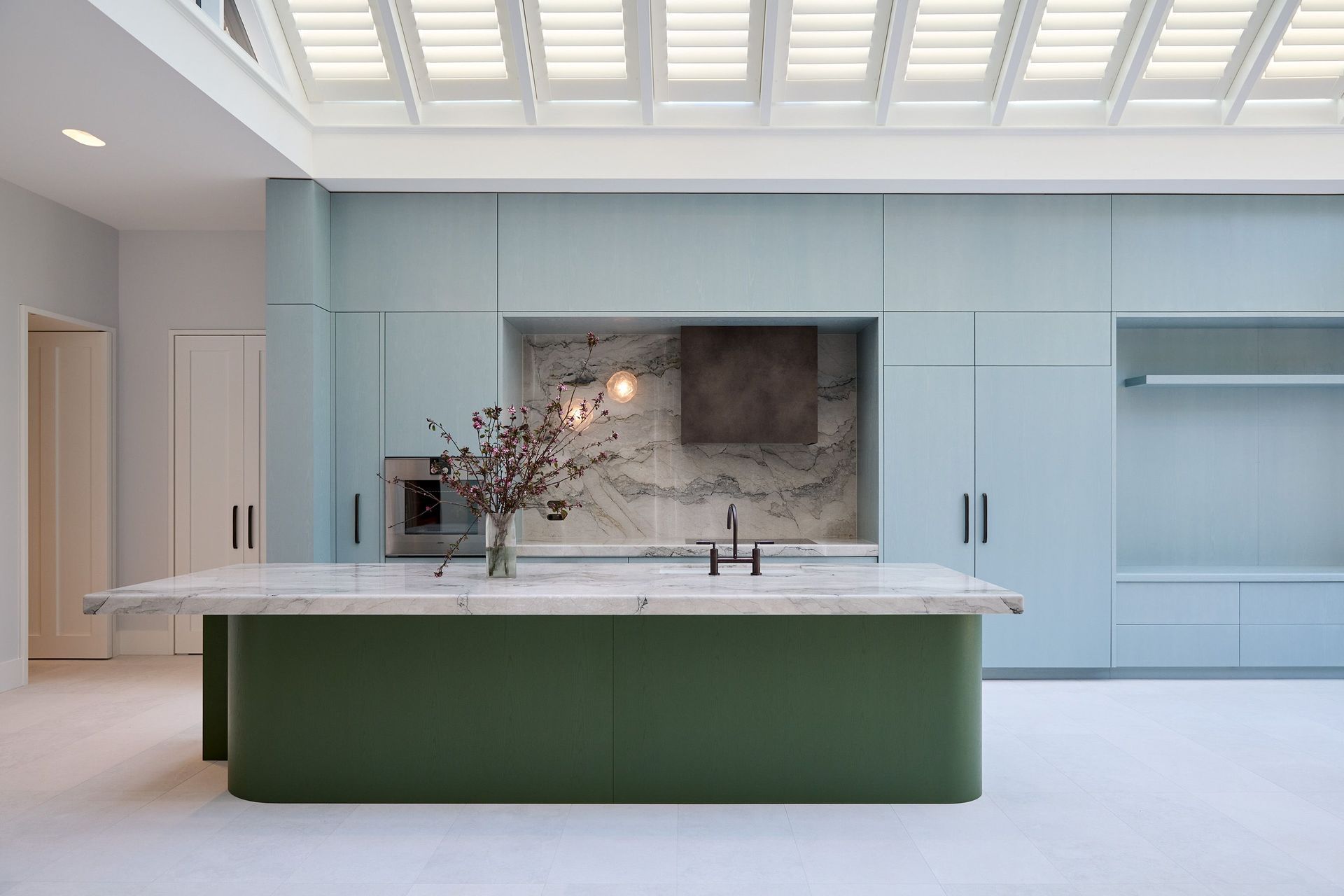 Hero Banner for Momo Handles