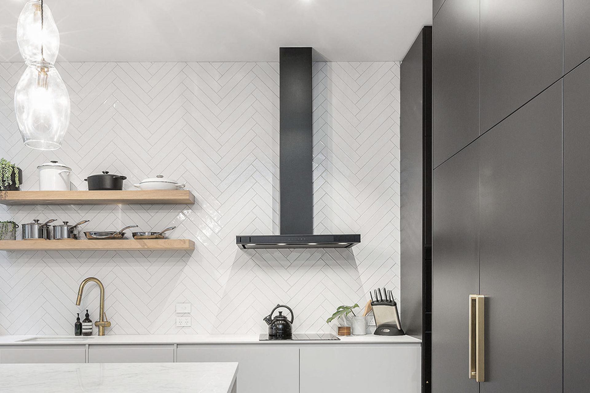 Supporting Image 7 for Schweigen