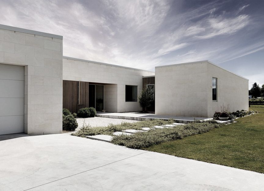 Oamaru Stone (Parkside Quarries)