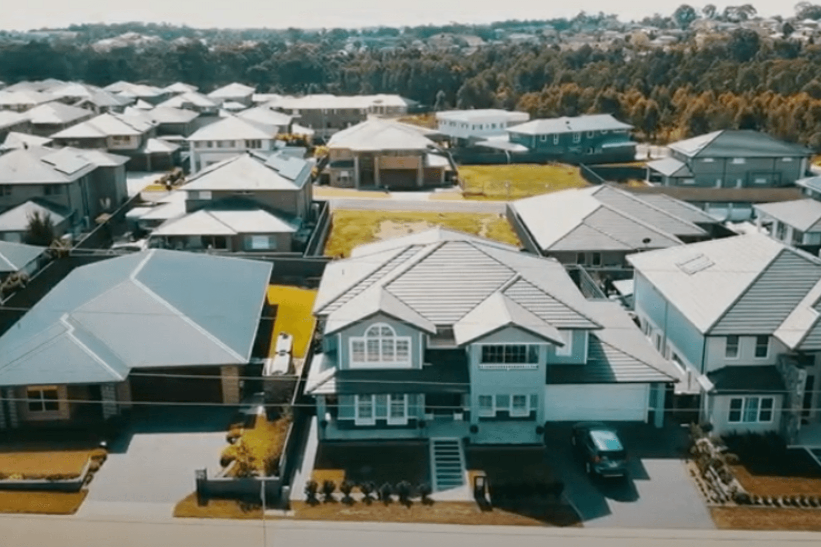 Monier Atura Roof Tiles – Featured on Open Homes Australia Season 3 Episode 9