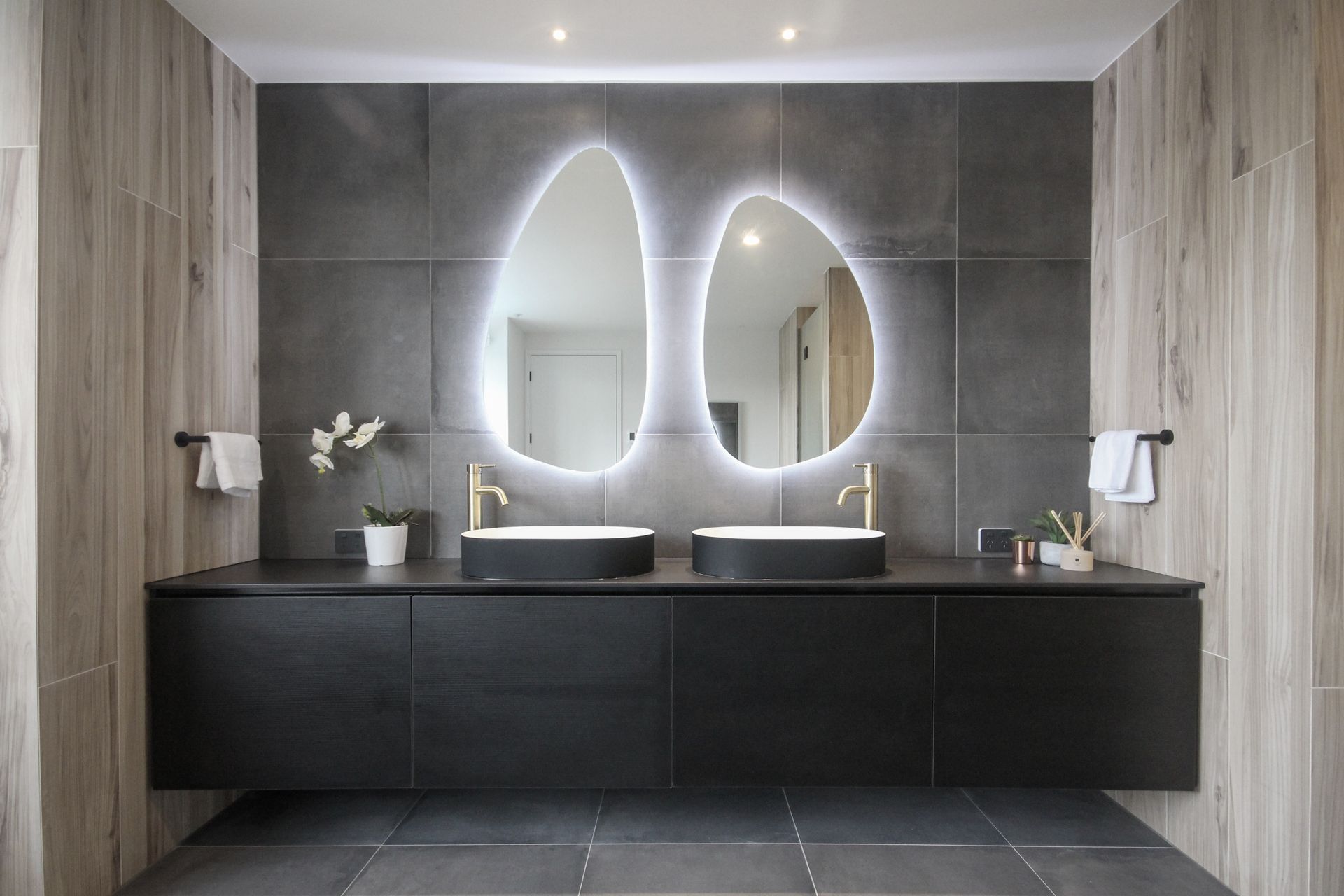 Supporting Image 4 for Trendy Mirrors