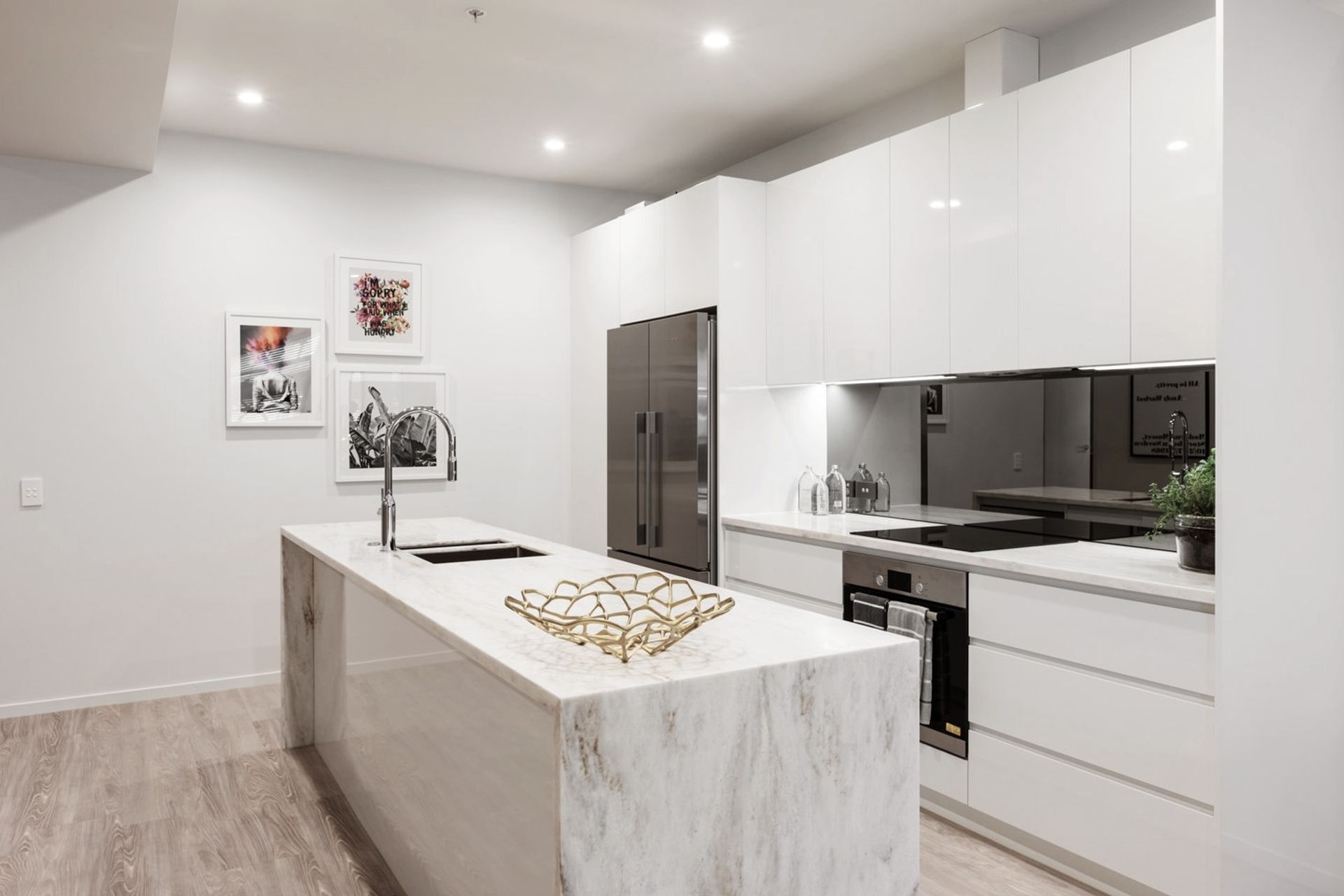 Supporting Image 6 for Image Glass