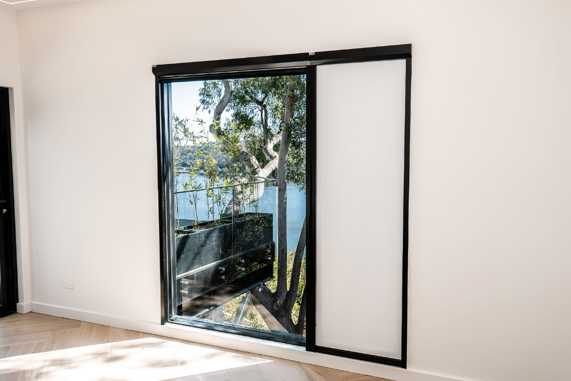 Supporting Image 2 for ScreenAway