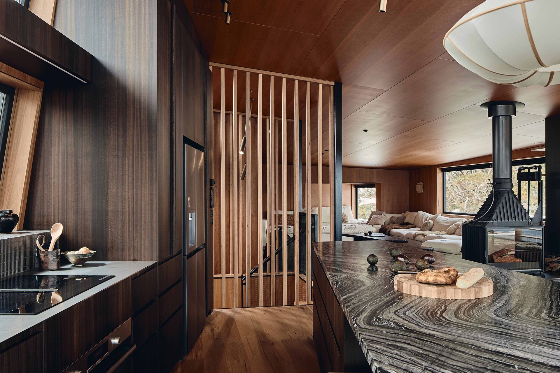 13-Movement-on-the-kitchen-island-bench-reflecting-the-landscape.jpg