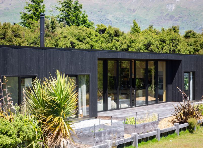 CUTEK® protected jet-black mountain home