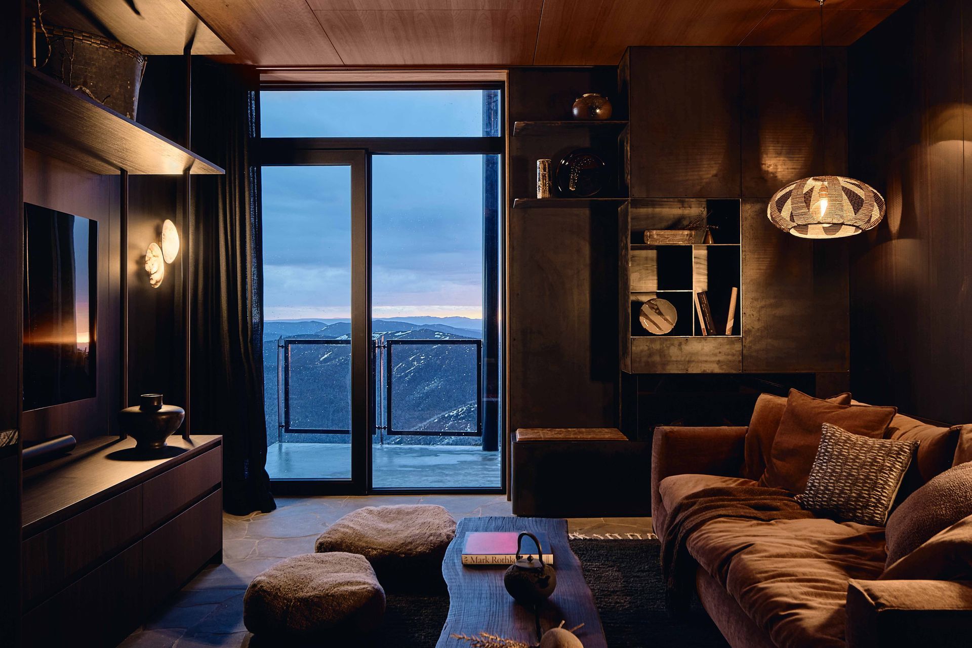 16-Cosy-evenings-in-the-secondary-living.jpg
