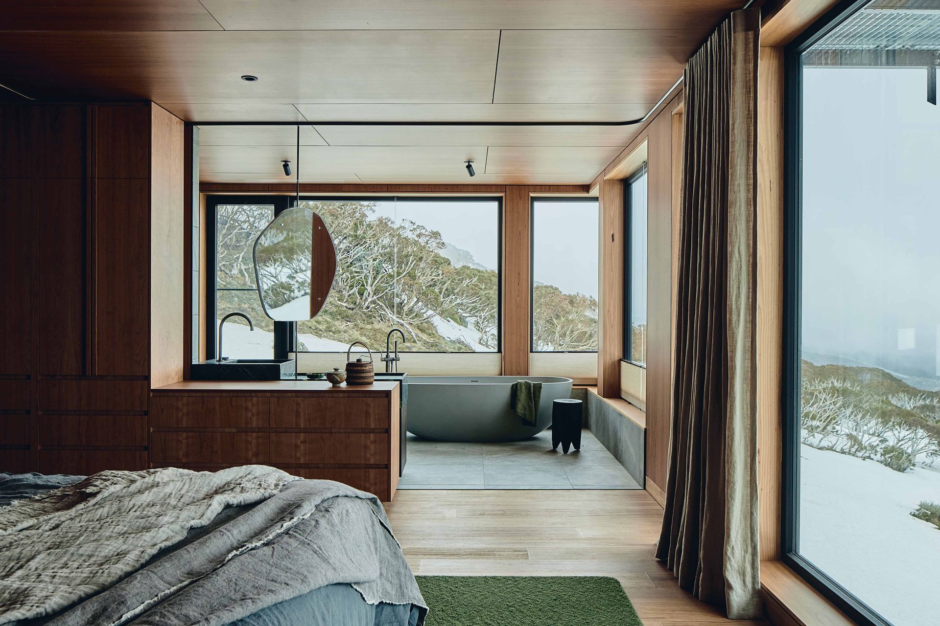 2-Primary-bedroom-suite.jpg