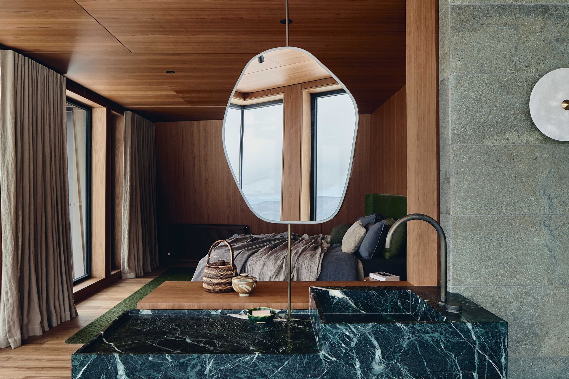 7-Primary-ensuite-reflecting-the-landscape-in-the-mirror.jpg