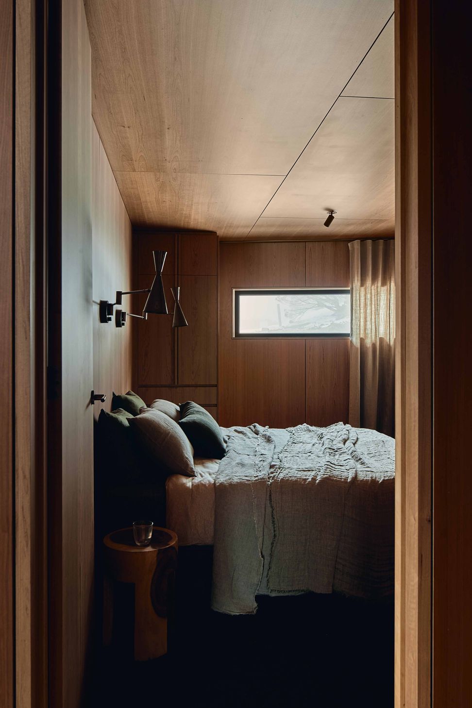 8-Bedroom-cocooned-in-timber-veneer-v2.jpg