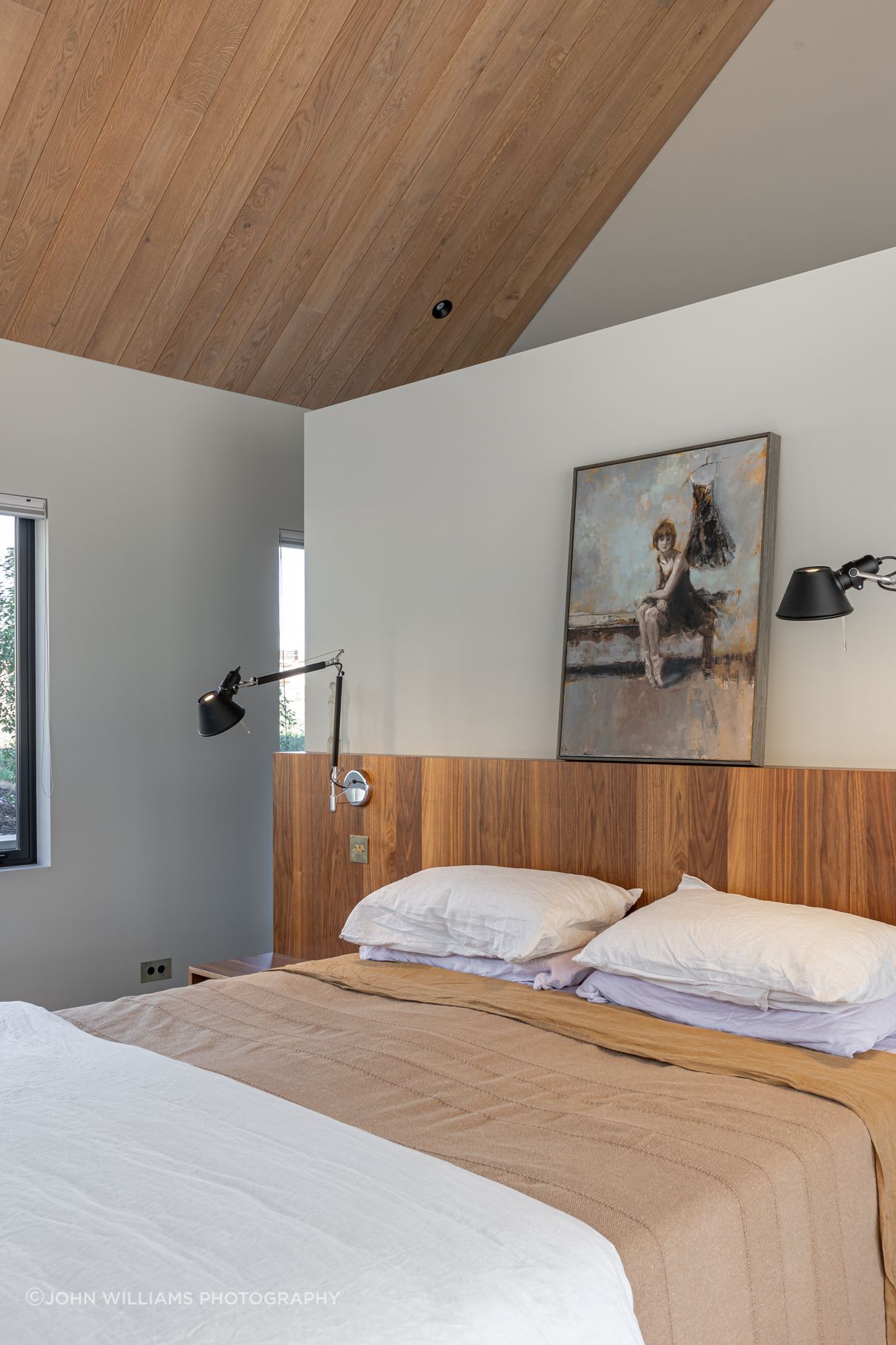 Ben-Hudson-Architects-gallery-house-bedhead.jpg