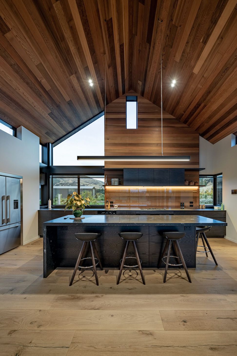 Hillend-Station-House-Simon-Larkinkitchen-interior.jpeg