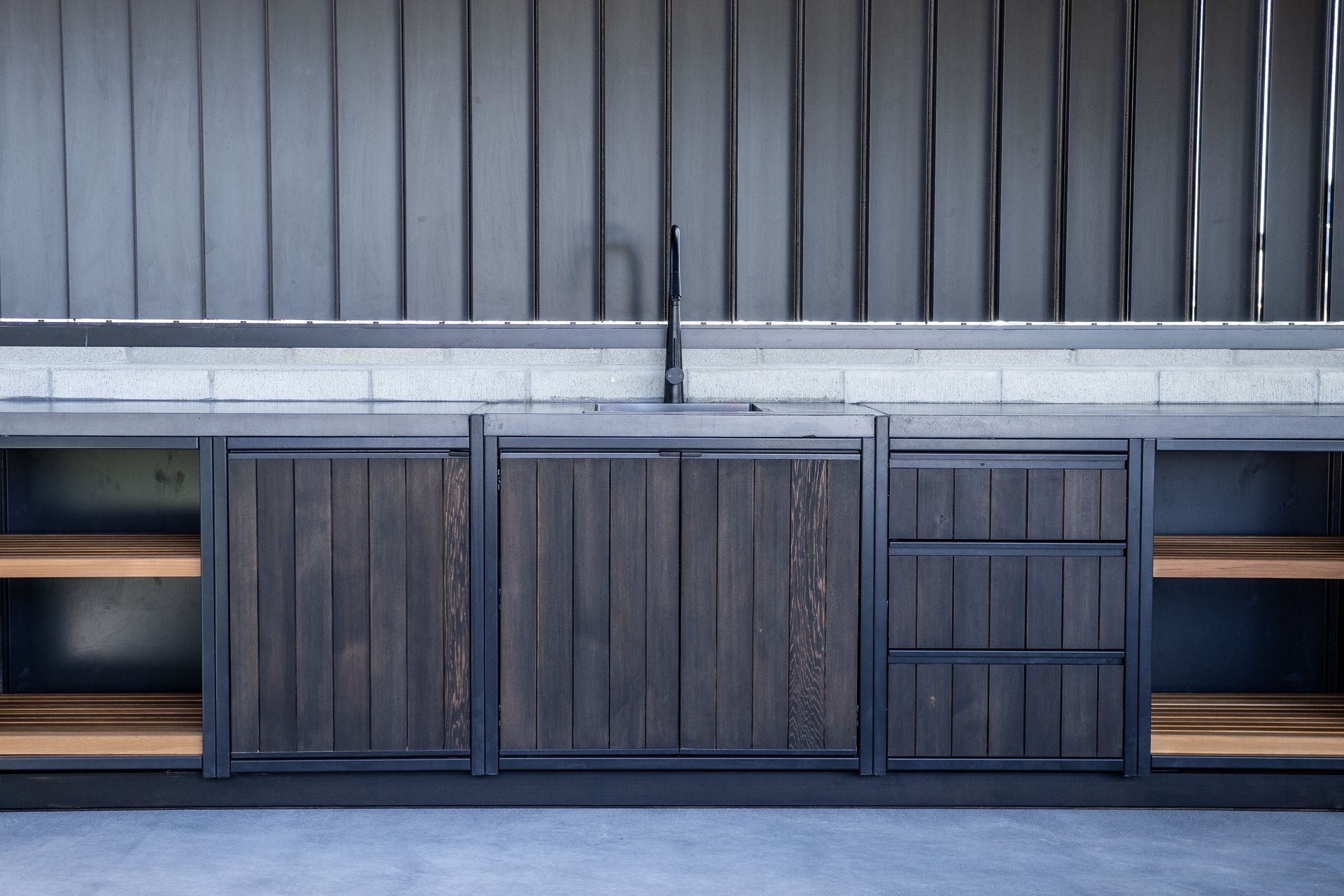 Lake Dunstan Outdoor Kitchen