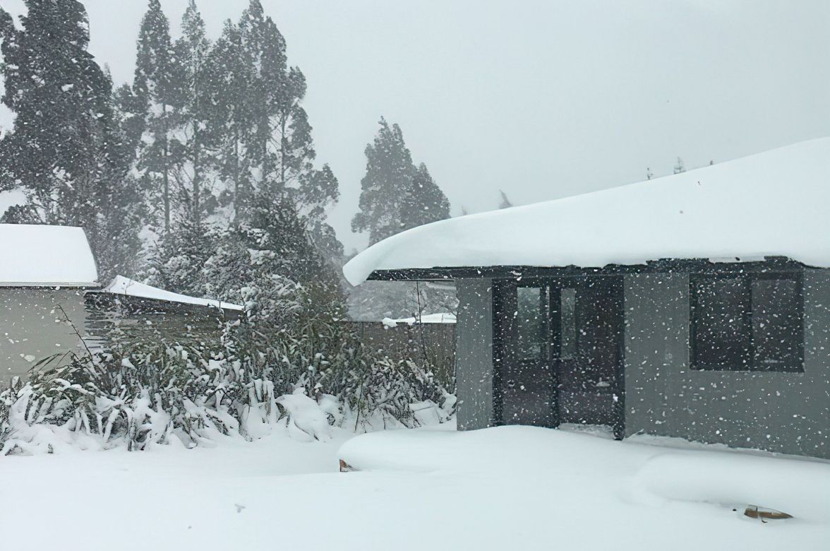 Cosy Ski Lodge for Family With SOLITEX MENTO® 3000 Connect & INTELLO® Airtightness System