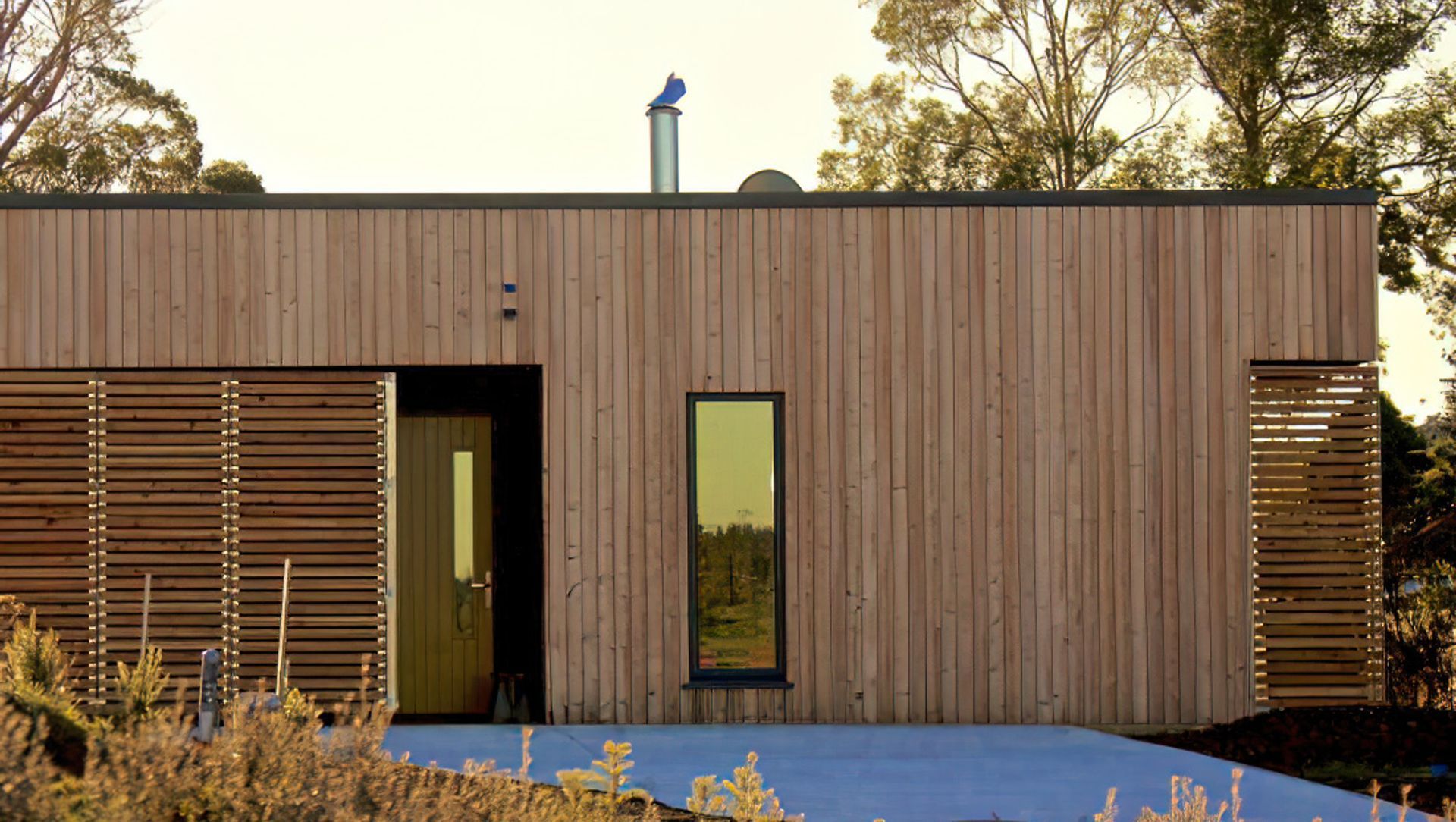 Kowhai Cabin Keeps Warm in Winter, Cool in Summer banner