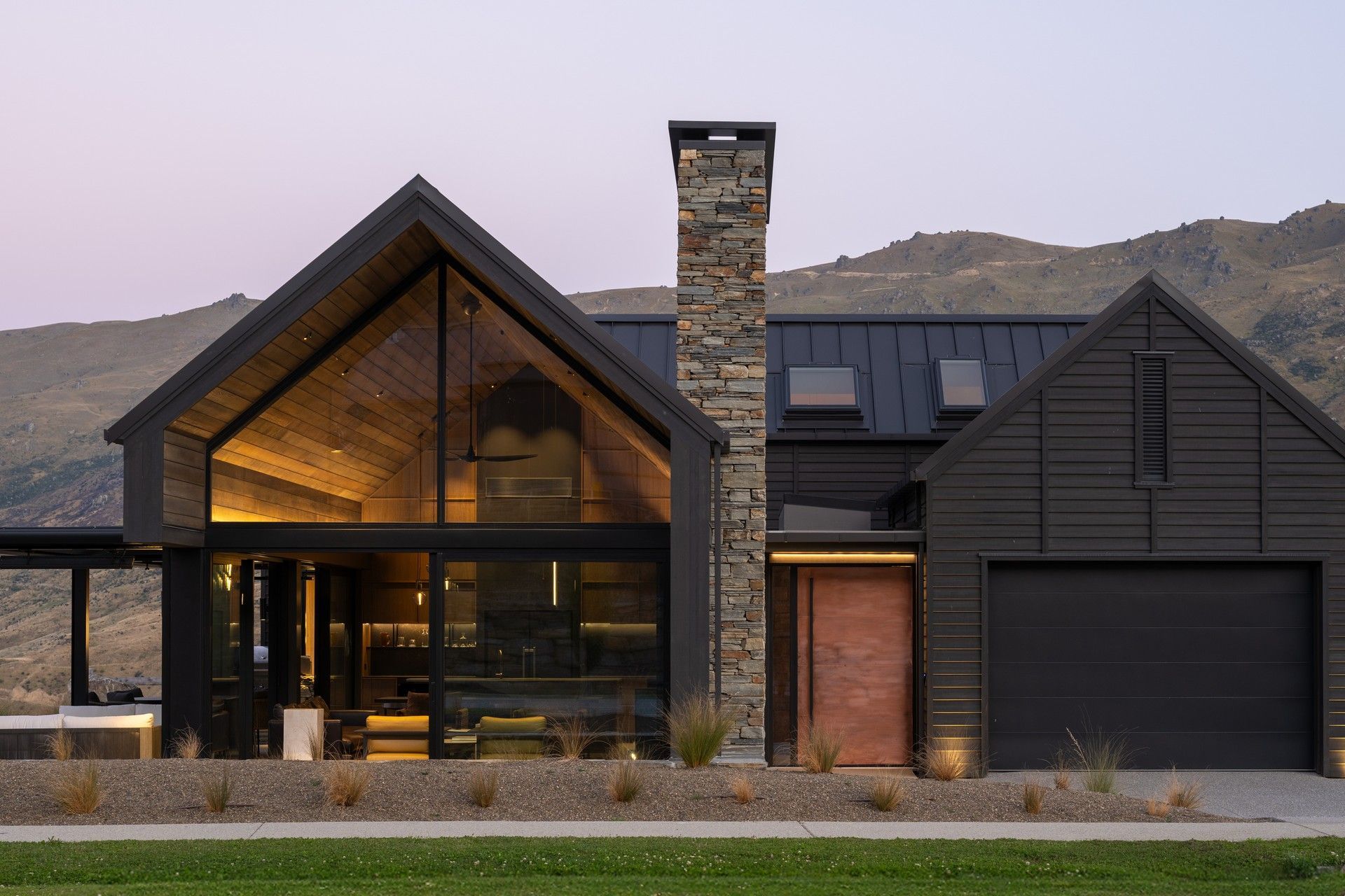Tuhura-Lodge-Mt-Cardrona-Johnston-Architects-001-v2.jpg