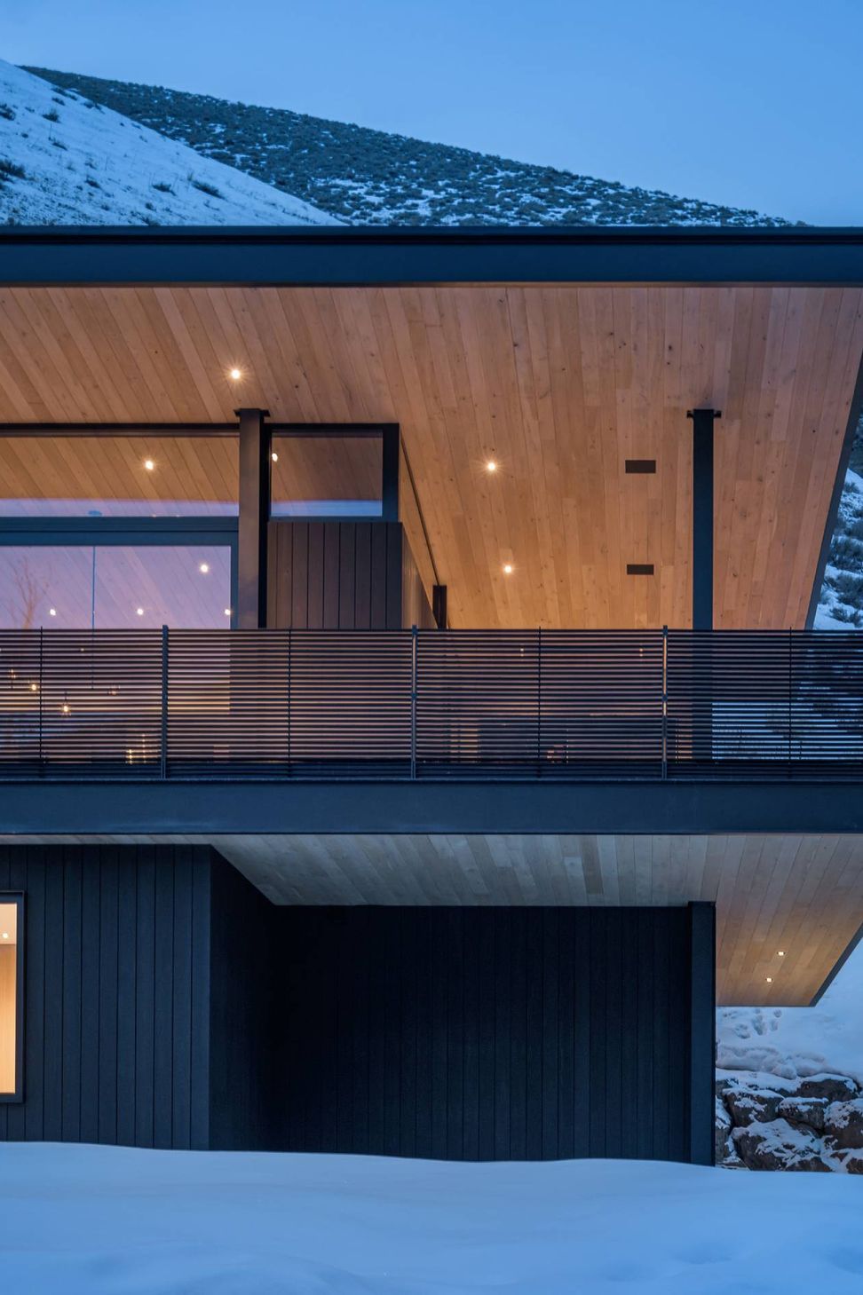 avalanche-chalet-image-10-2.jpg