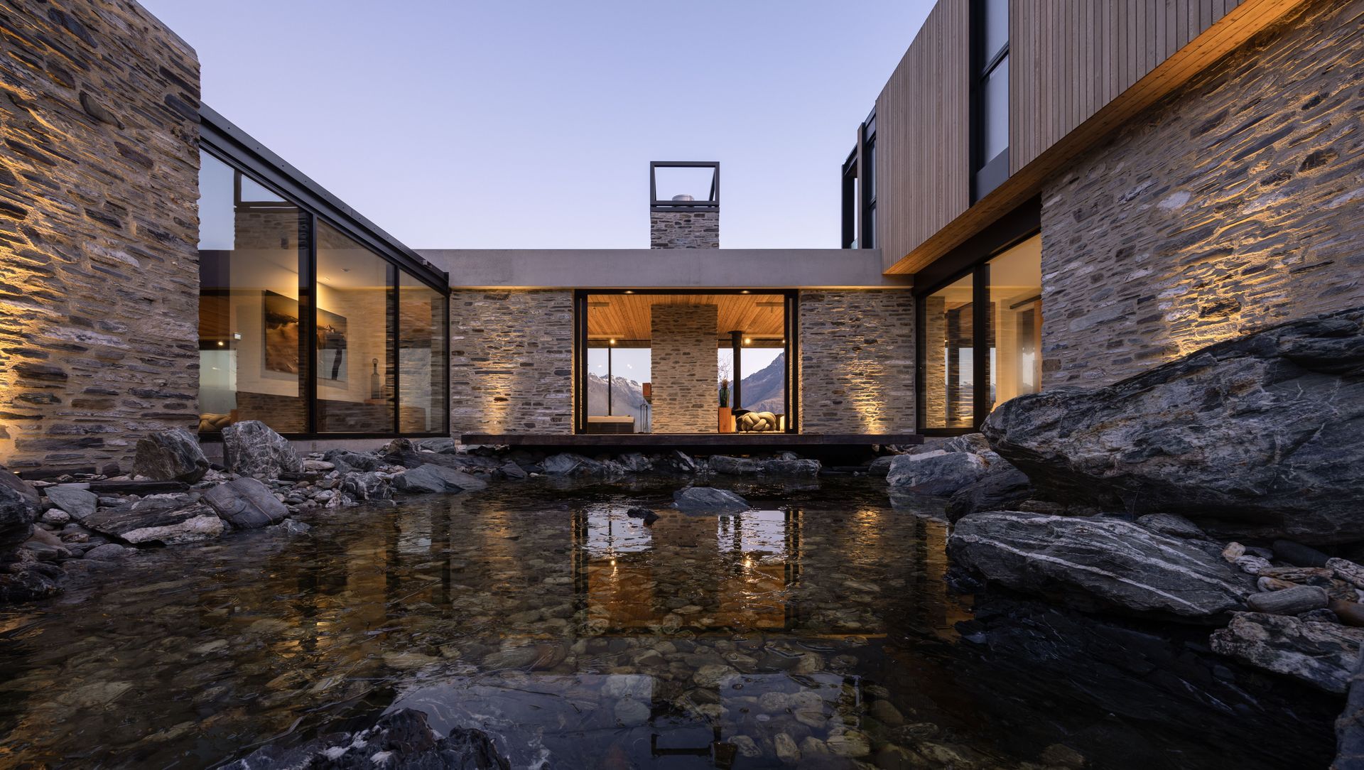 Moke Lake House banner