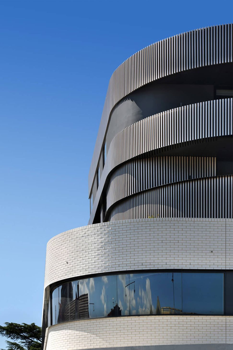 Ivanhoe Apartments