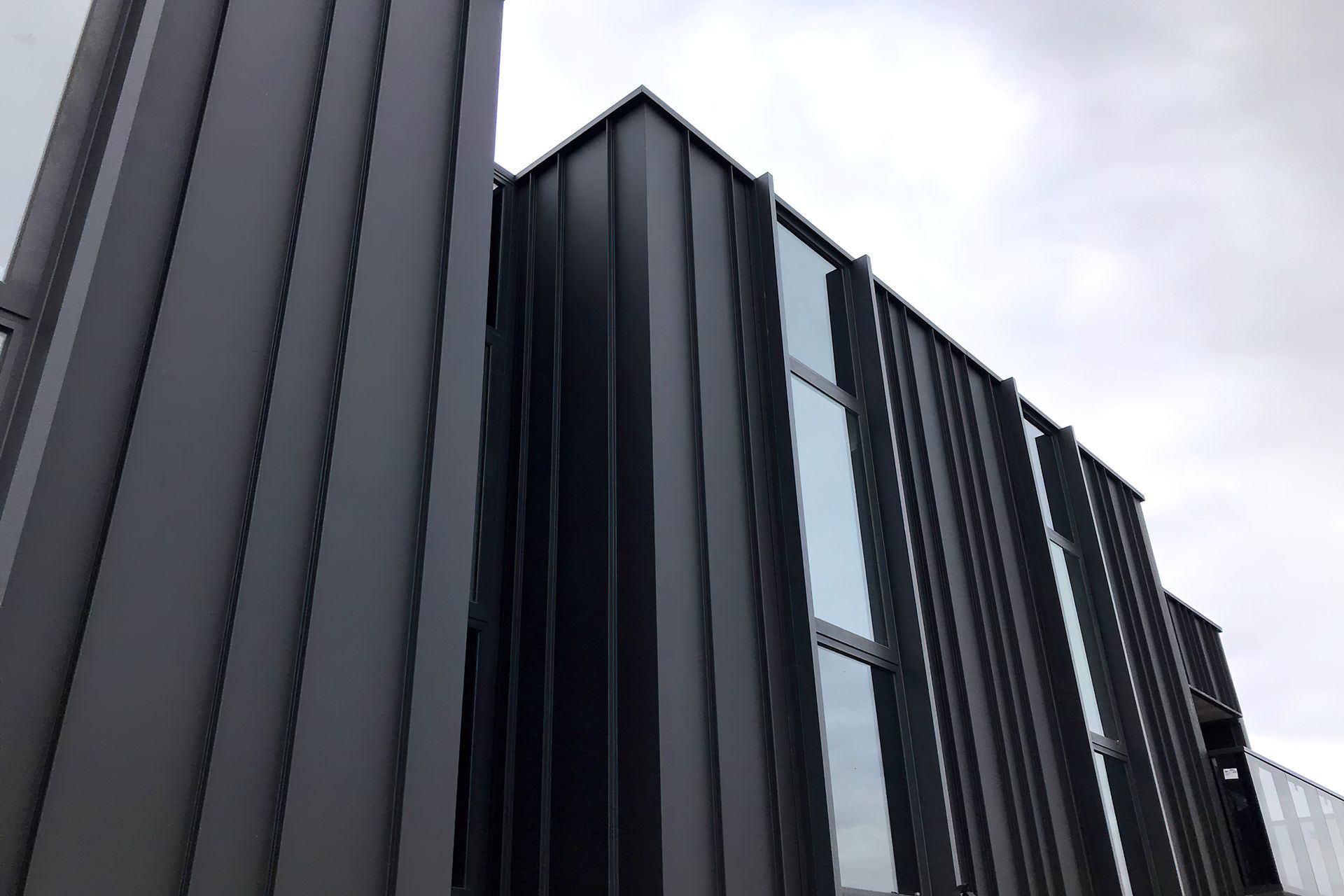 ##Murrumbeena Medium Rise Residential Cliptray 48 in Variable Widths