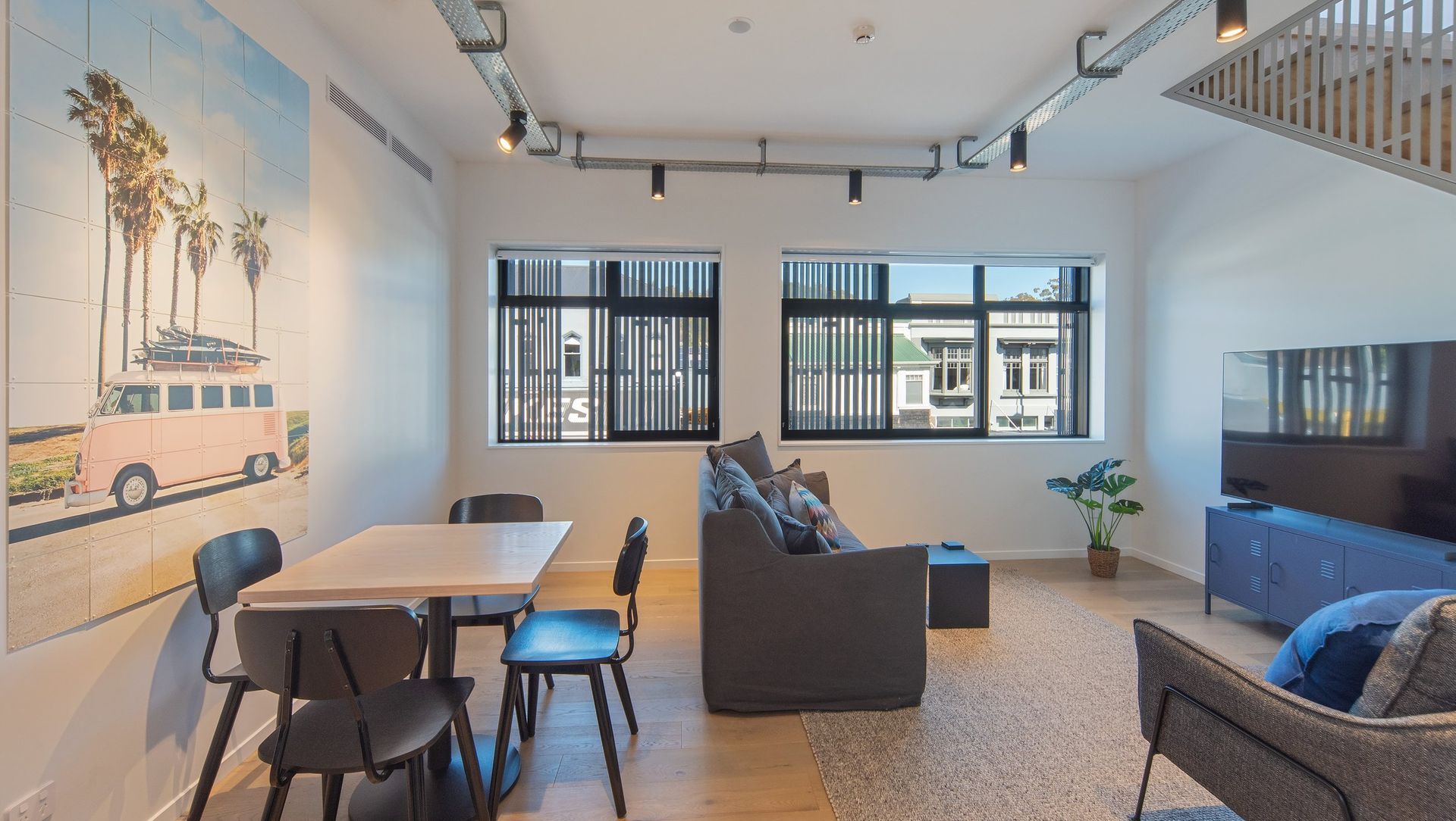 279 Inner City Apartments banner