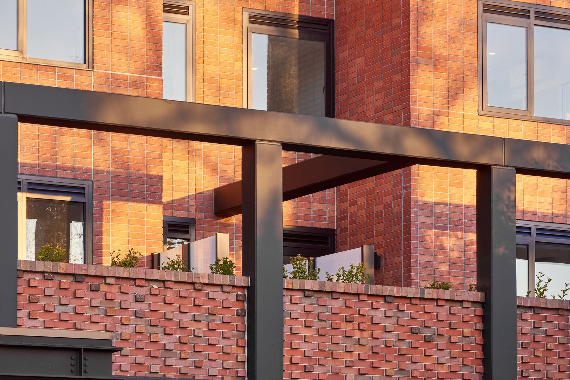 Brick-Inlay-facade-Rustic-Red-blend-Quest-Geelong.jpg