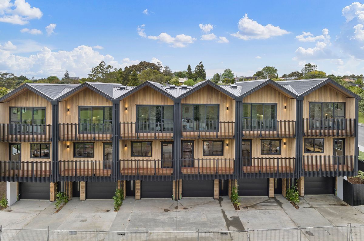CedarOne Evolve Vertical Cedar Cladding at Taipari Road