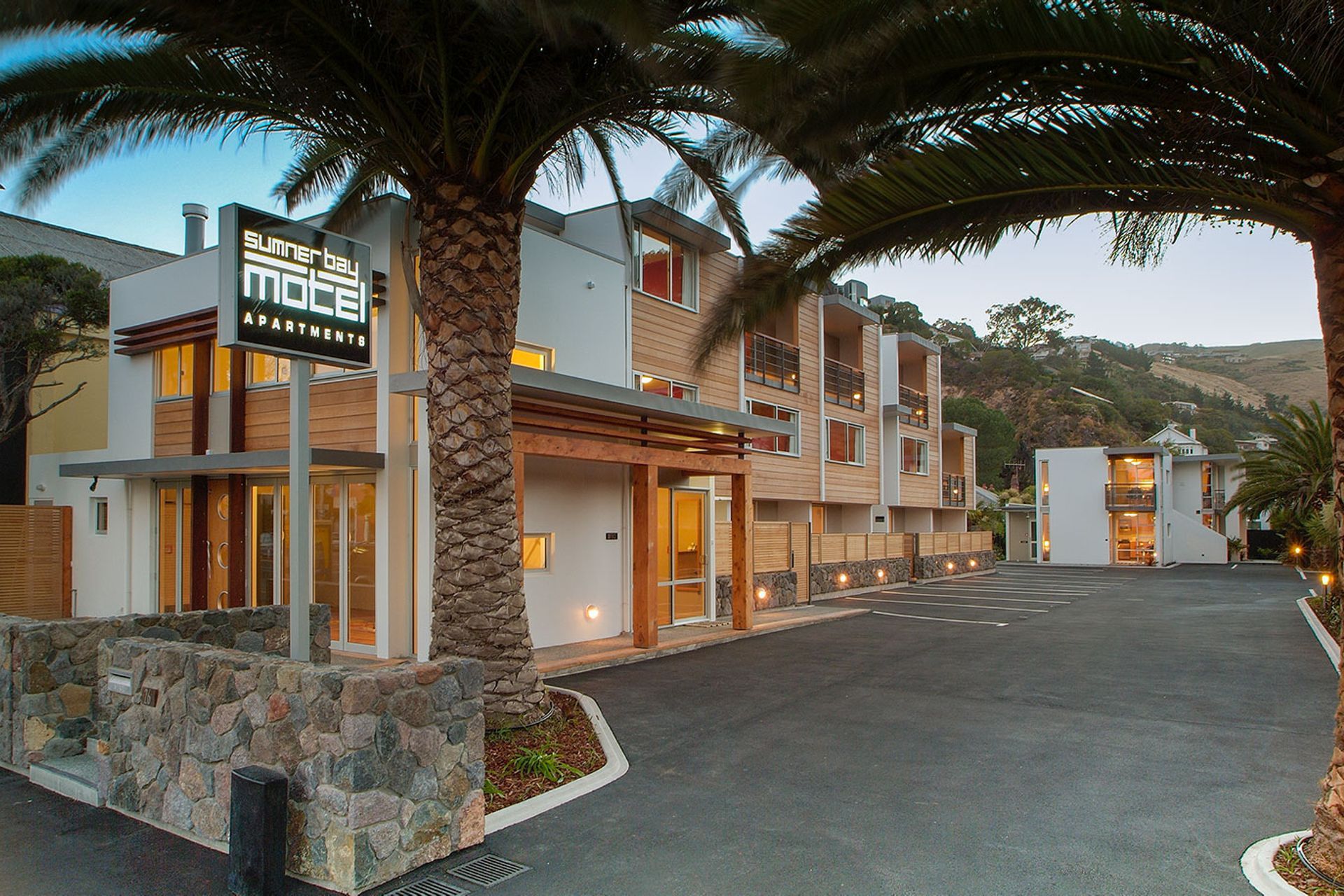 Sumner Bay Motel