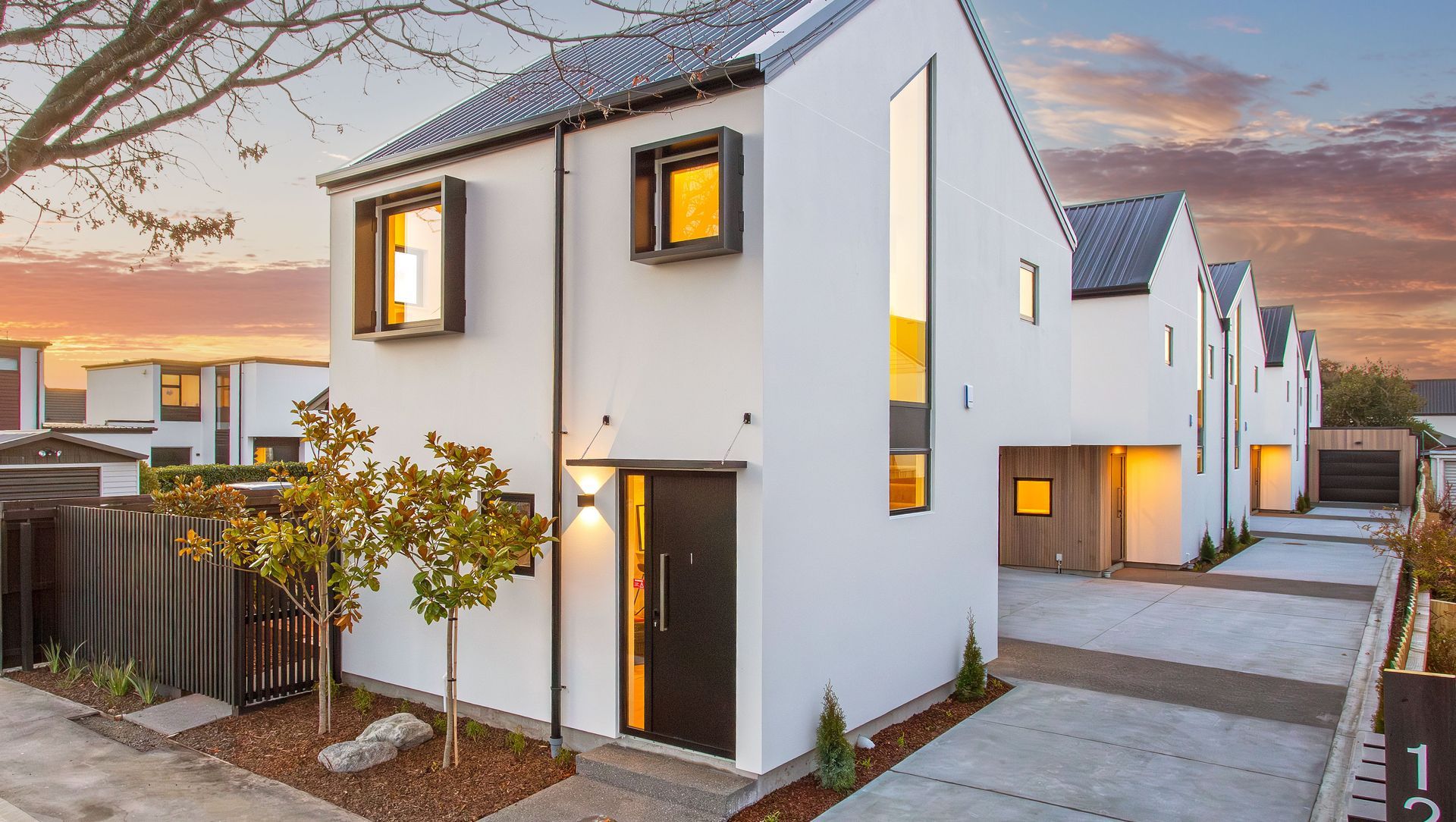 1-5/125 Canon Street - 5x Townhouses banner