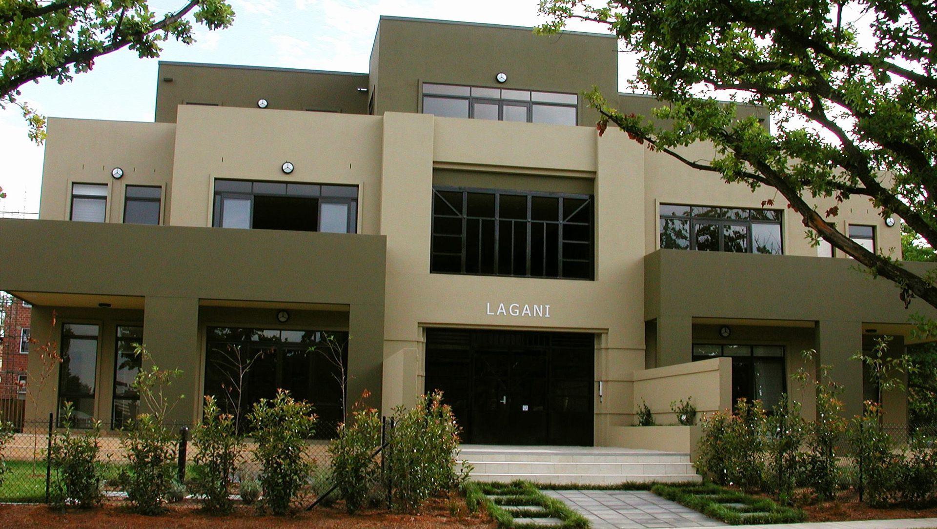 Lagani banner