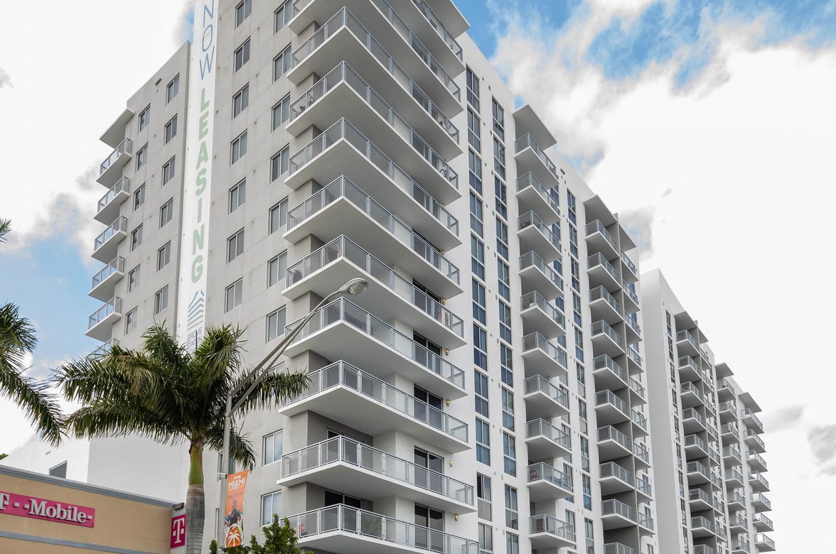 Apartment Balcony's Wire Mesh Balustrades