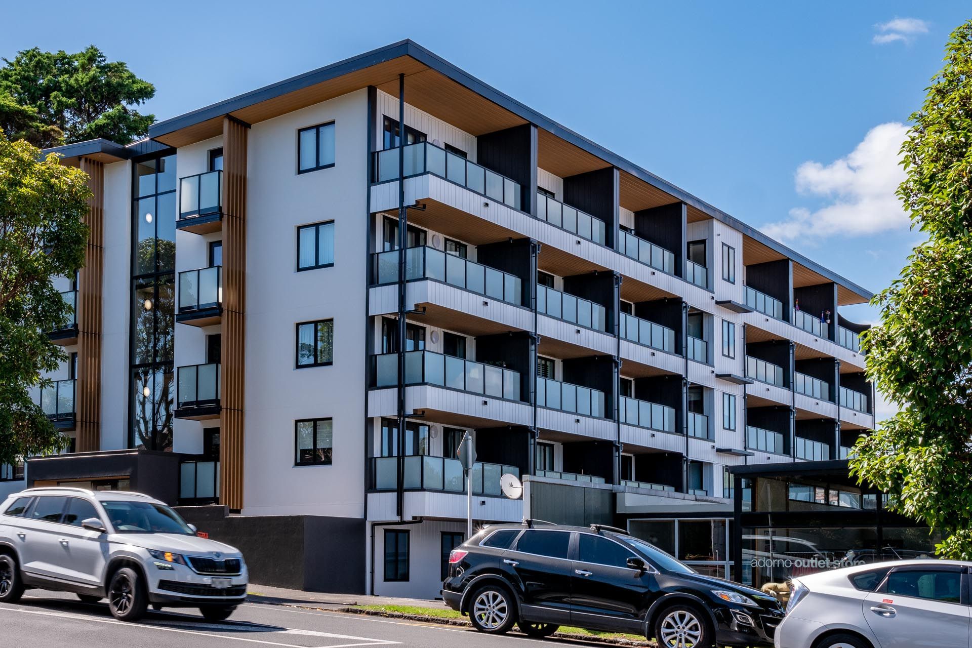 Metalharrt Roofing - Commercial - Richmond Road