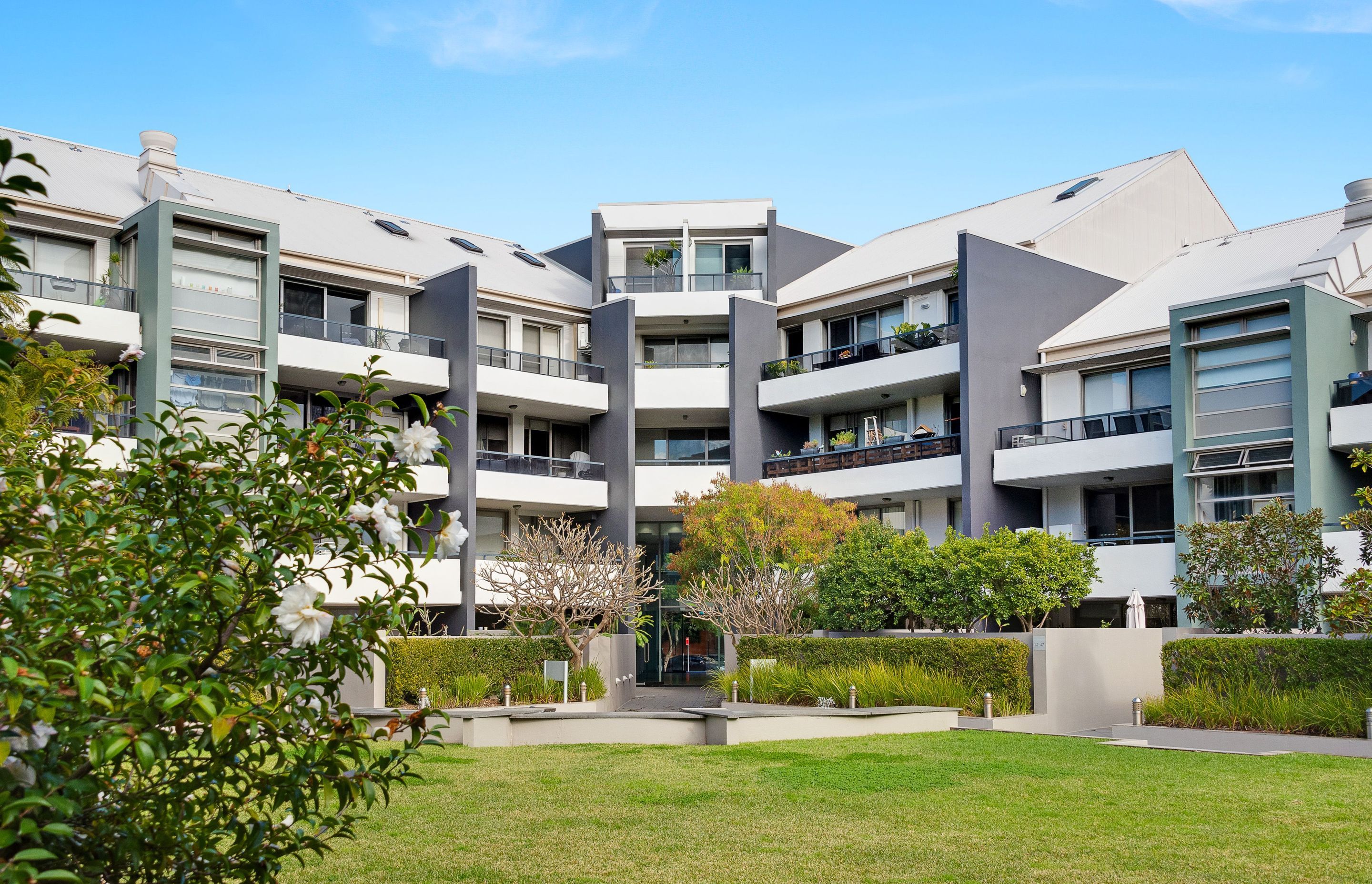 Glo Apartments, Erskineville by DNADesign ArchiPro AU