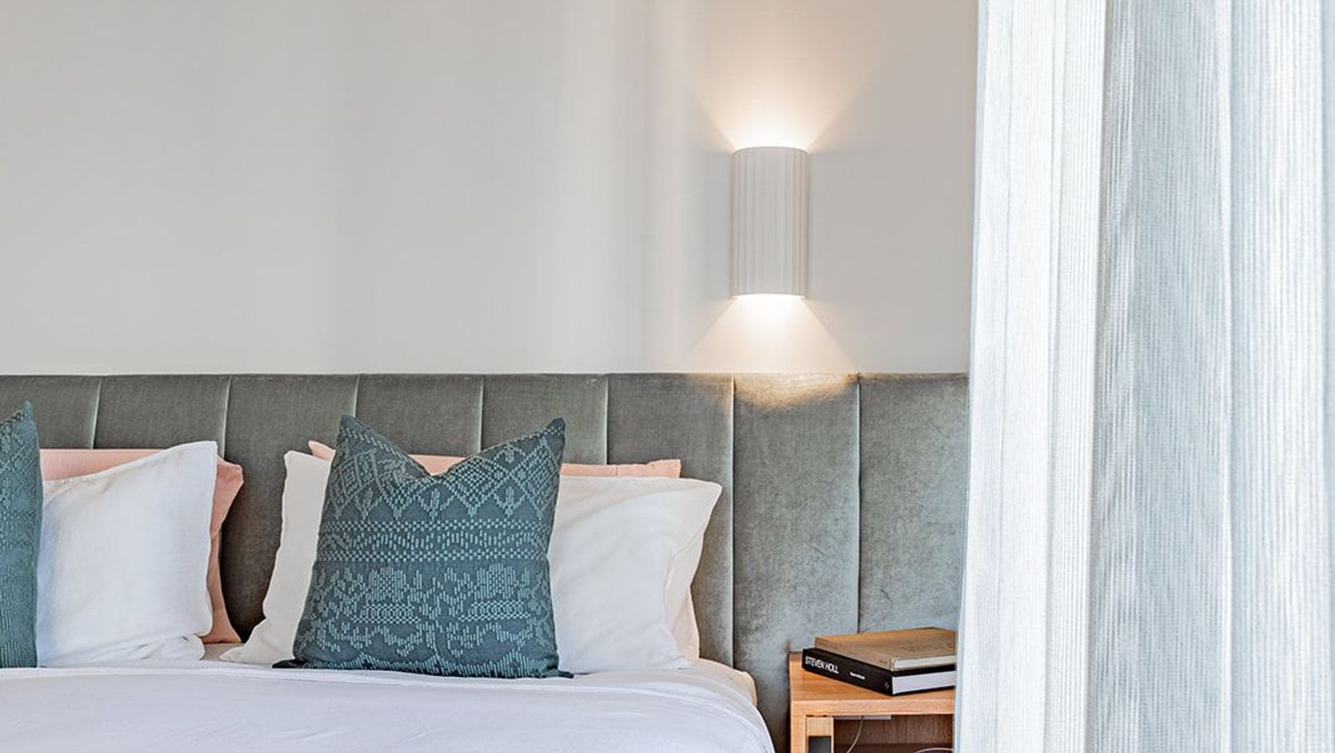 Joseph Apartment Surfers Paradise banner