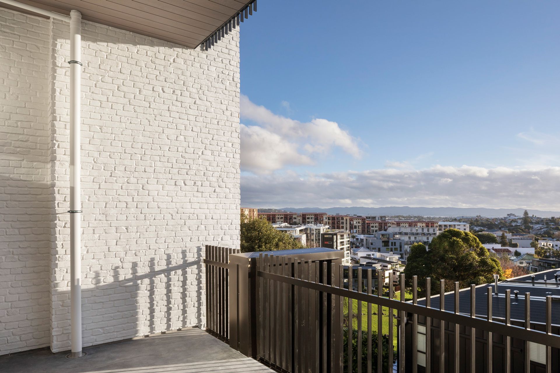 The Citizen Apartments, Newton