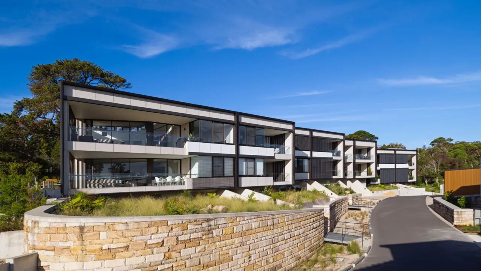 Spring Cove Apartments banner