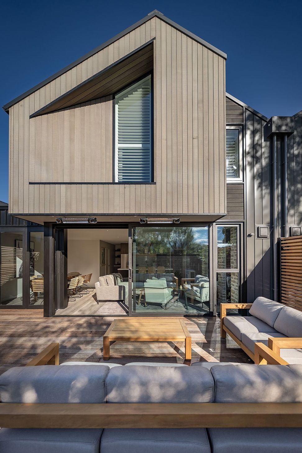 Upton-Street-ApartmentsCondon-Scott-ArchitectsExterior-Deck.jpg