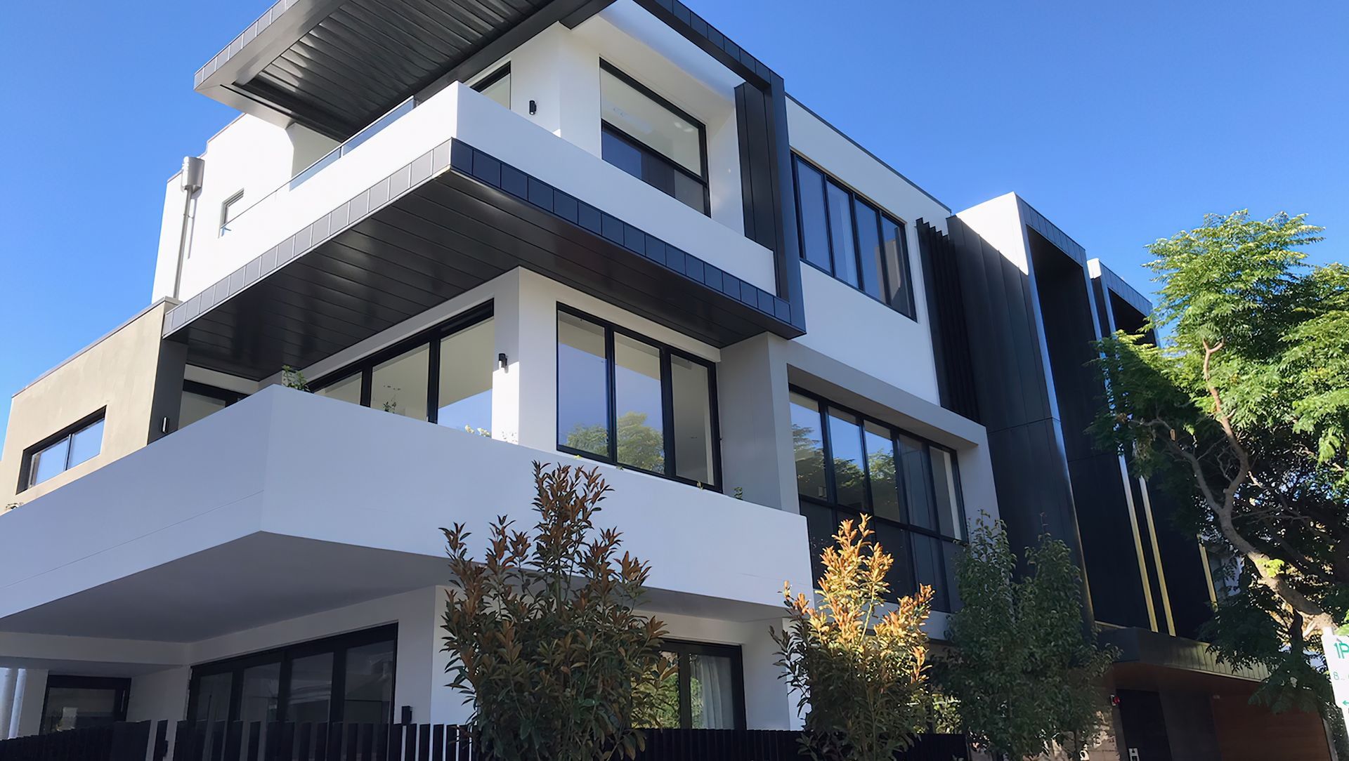 Well St, Brighton VIC banner