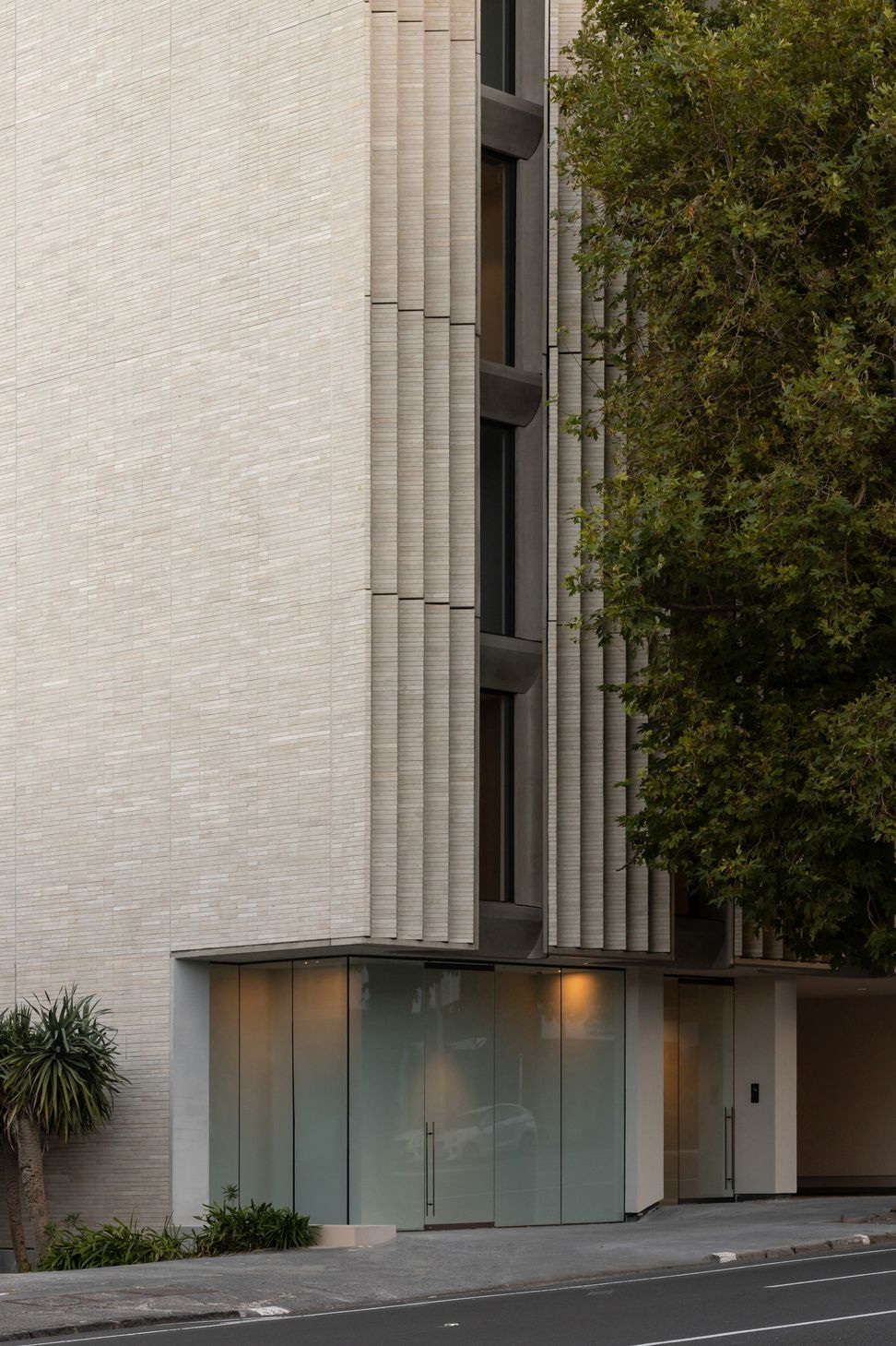 exhibitexterior-2jono-parker2-ap-compressed.jpg