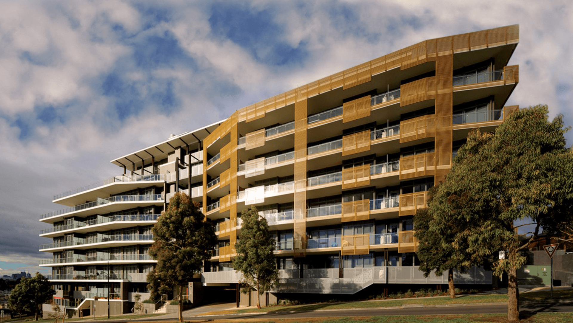 The Edge Waterview Apartments banner