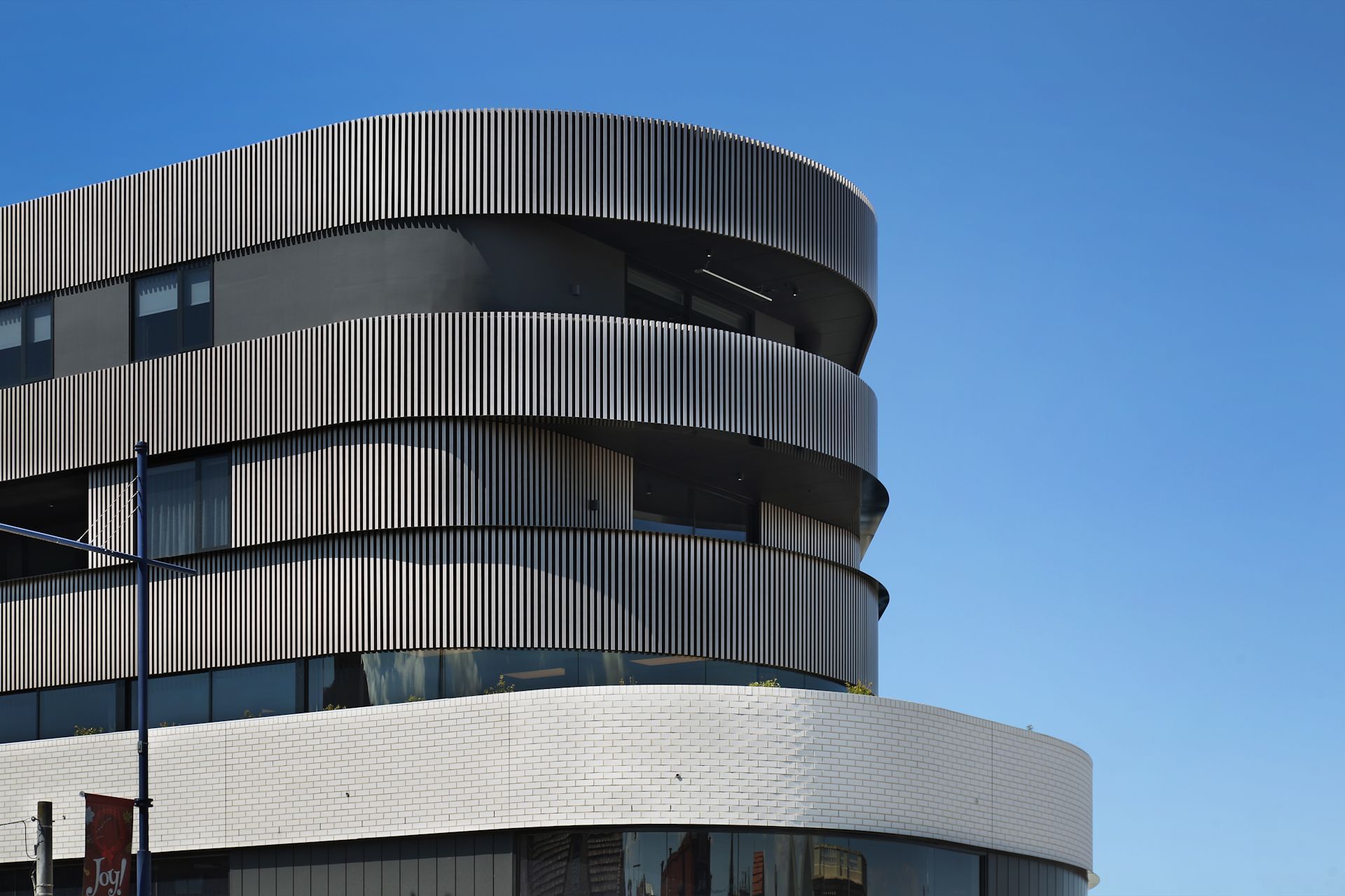 Ivanhoe Apartments
