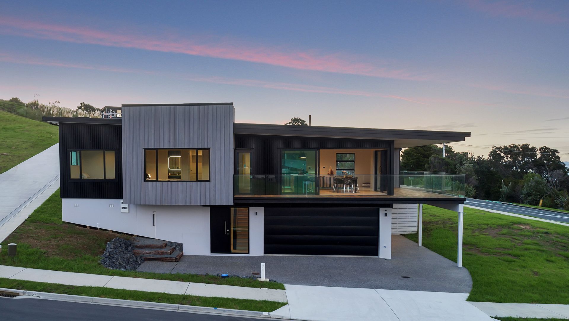 Blue Moon Rise Residence banner