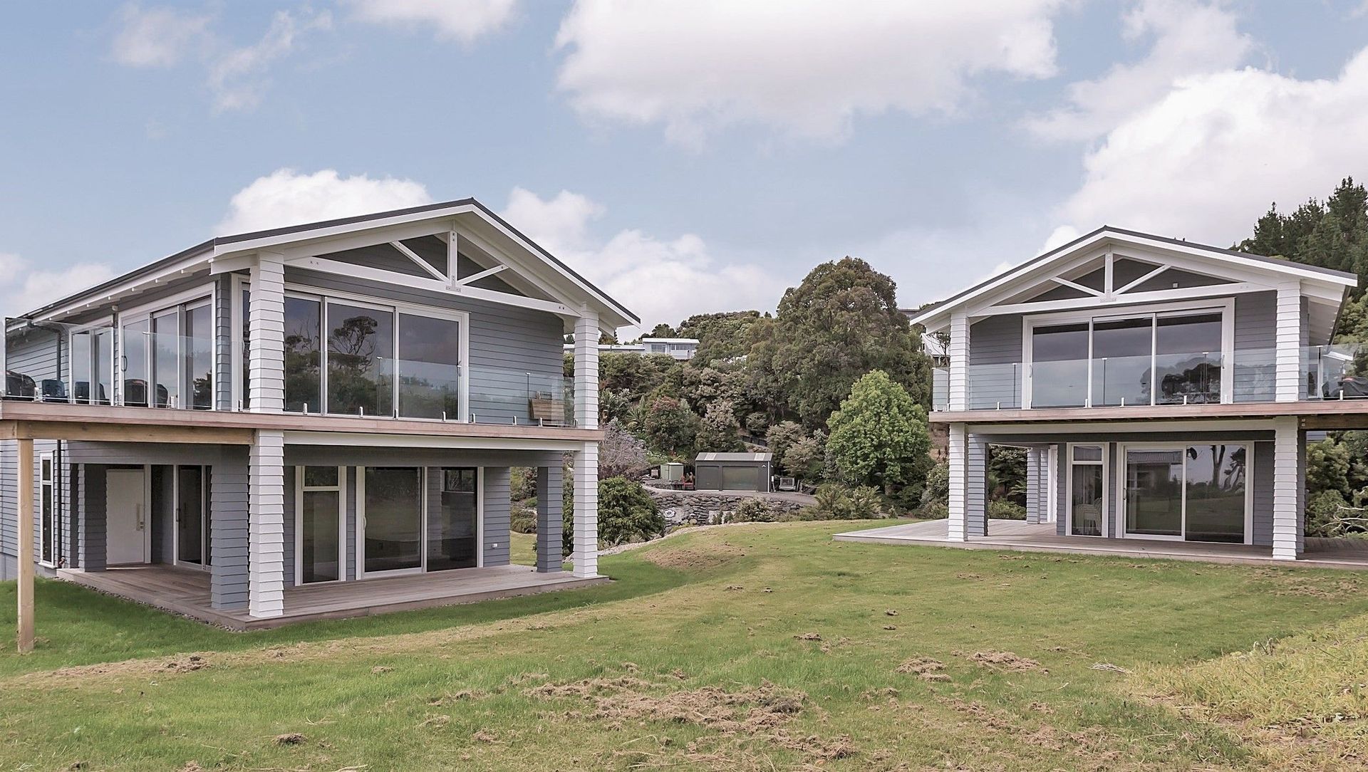 Langs Beach Baches banner