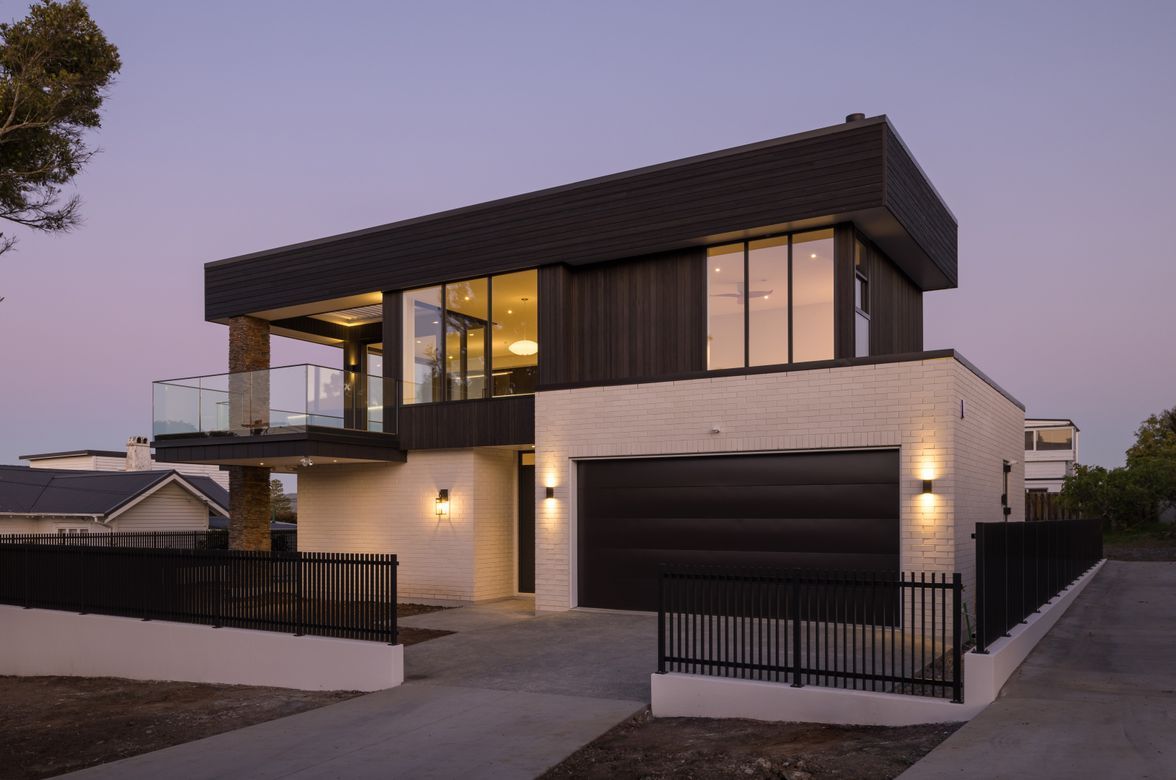 Modern Ease with Coastal Breeze