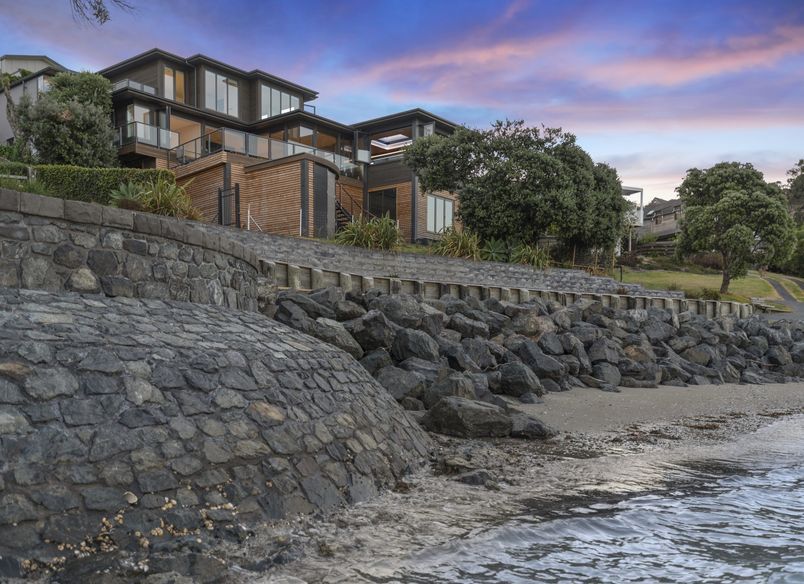 Milly’s Beach House, Algies Bay